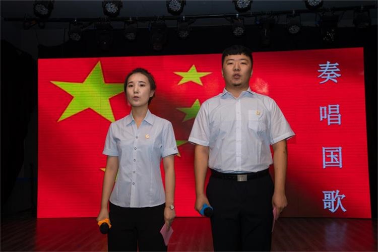 凝聚实力，，，，，再创佳绩--NG娱乐集团盛大举行半年总结表扬大会