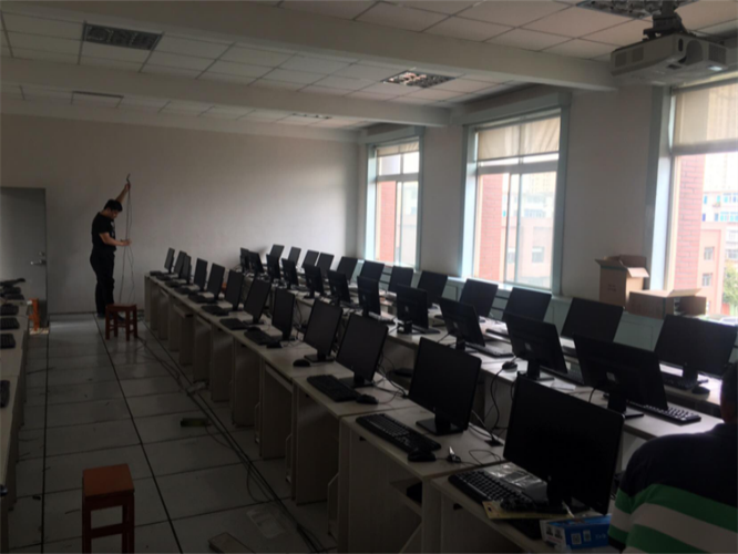 一连地起劲，，，，，，，不懈地斗争